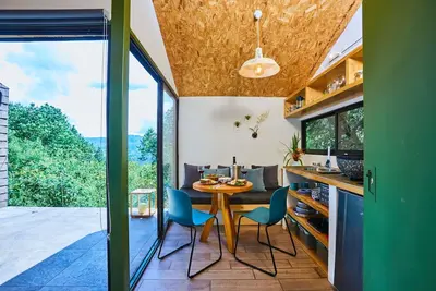 Image de Espectacular Casita en el Bosque 140. 000 M2 de verde Cc Rnt -63503