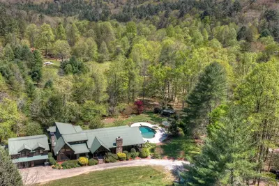 Image de Stanley Creek Lodge -4 Acre Creekside Lodge w\/pool and Fishing