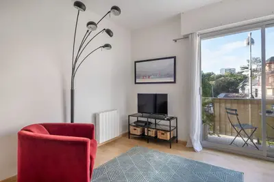 Image de Appartement avec double terrasse - 170m de la plage