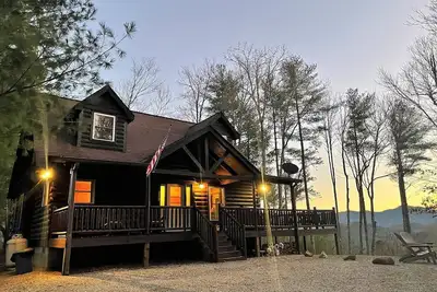 Image de Tree Top Getaway - Tree Top Getaway close to Fontana Lake and Noc - Free Passes!