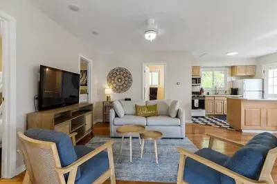 Image de Lauderdale Lakefront Oasis |Views Throughout |Huge Lakefront Deck |Splash Pad & Paddle Boards |Dock