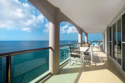 Image de El Cantil 6cn Luxurious 6th floor Oceanfront Condo