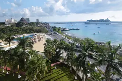 Image de Luxury 6th Floor Condo w/ Large Wraparound Terrace