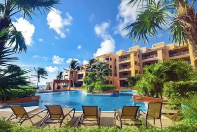 Chic Oceanfront Ground Floor in El Faro