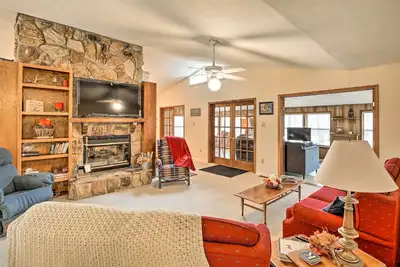 Image de 40-Acre Poplar Bluff Nature Lovers Paradise!