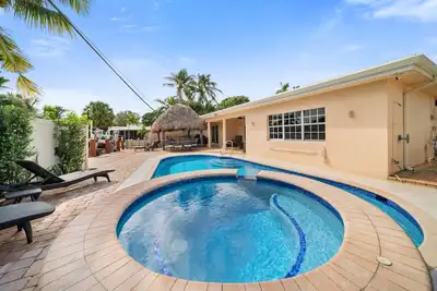 Image de Luxury Water Front, Heated Pool & Jacuzzi, 5br