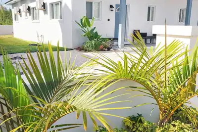 Image de Spacious Modern Villa Near Ocean & Palm Cay Marina