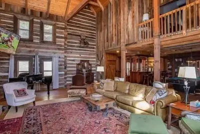Image de Altamont Lodge- Spacious Mountain View Log Cabin