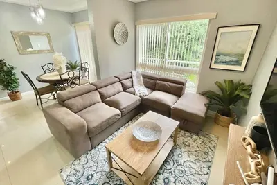 Modern 3 Bedroom Condo In Private Community #8