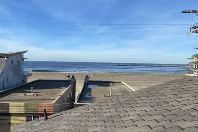 Image de Newly renovated Playa House located steps from the sand!