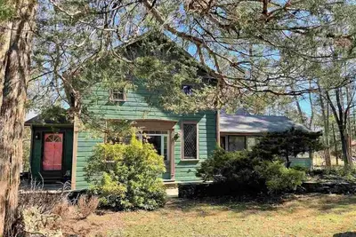 Image de Unique Woodstock House with Swimming Pool - walk to town