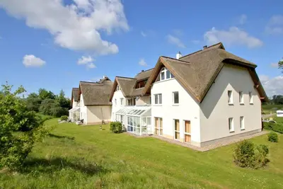 Image de Close to the beach with balcony, use of swimming pool and sauna - Strandhaus Mönchgut FeWo16 - Strandhaus