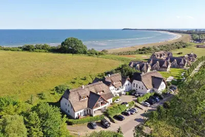 Image de Vacation apartment near the beach with private terrace - Strandhaus Mönchgut FeWo 02 - Strandhaus Mönchgut