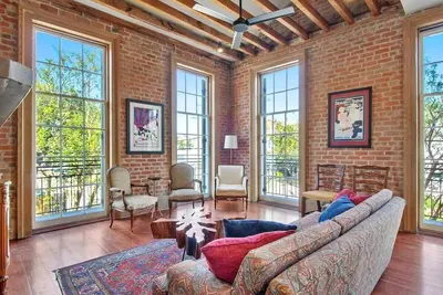Image de Fab 1838 Garden District 5br w/Parking & Balcony
