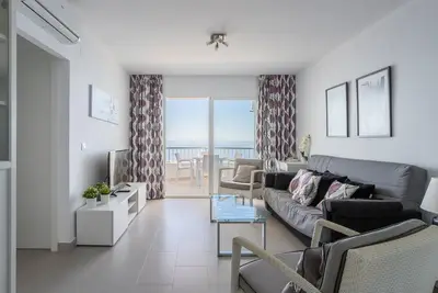 Image de Appartement en bord de mer avec vue sur mer, terrasse et garage privé à Almuñecar