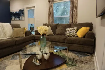 Image de Cozy Lush 3-bedroom Townhouse★Mins to Beach★