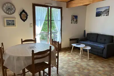 Image de Maison avec Jardin, à 300m de la Plage, 2 Chambres, 4 Couchages, Terrasse et Barbecue