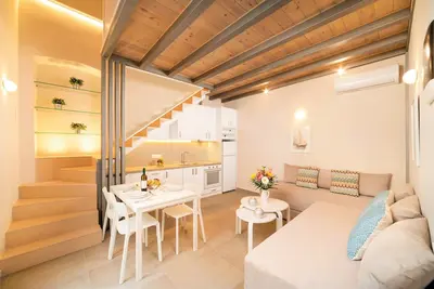 Image de New! Pal Calma Deluxe Suite ( Central Location )