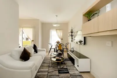 Image de \"Affordable, Comfortable & Stylish Apartment. \"