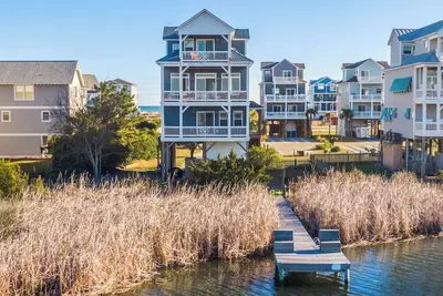 Image de Blue Pearl #106 Soundfront, Ocean Views, Pool, Dock, Elevator, Dogs Allowed