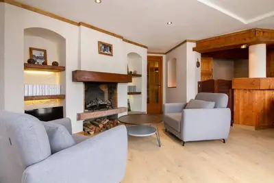 Image de Hermitage · Authentic 2ch Apt | HomeCine | 500m Centre | 2SdB
