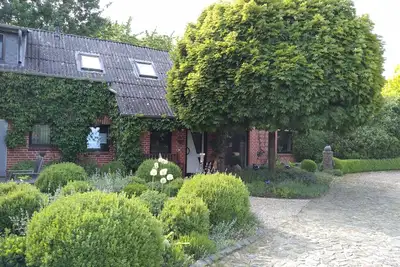 Image de You will find a peaceful idyll and relaxation here in the Apartment-Feldsteingarten.