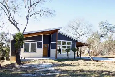 Image de Cheerful house 5 min from the lake.