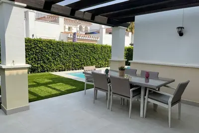 Image de Large Villa with private pool on fantastic golf course