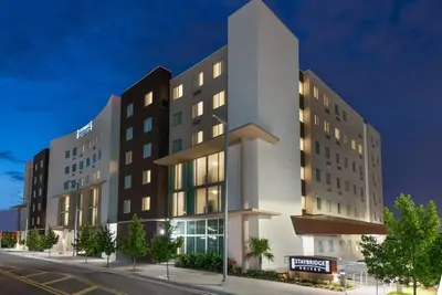 Image de Spacious Suites Perfect for Quick Miami Trips | Free Shuttle to Airport, Pool!