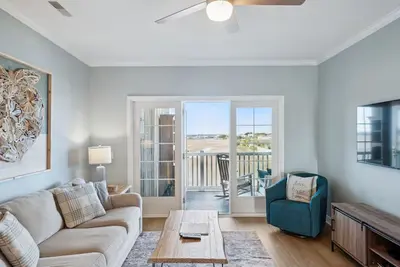 Image de Marshwinds 1k! River & Marsh Views Screen Porch, Short Distance to Beach