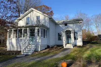 Image de Renovated Farmhouse on the “hill”