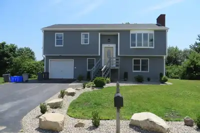 Image de 5 Bedroom, Two Living Room, Walk to Scarborough