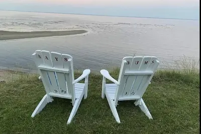 Image de Cozy Cottage with access to and partially obstructed views of the bay.
