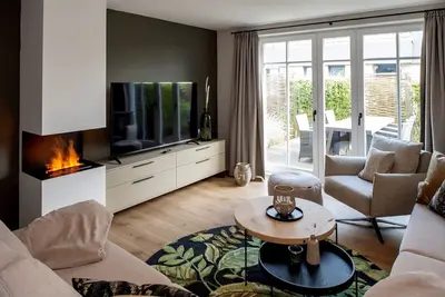 Image de Langeoog vacation home \"Seeschwalbe\" offers 4-star luxury for 6 p