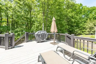 Image de New! Tall Timbers: Lakefront, Private Dock, Hot Tub, Fireplaces!