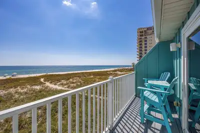 Image de New Listing! Turtle Cove At Dory Offers The Classic Beachfront Vacation!