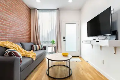 Image de Perch - Marion Manor 16: Modern Townhome 10 mins from Seattle U & Swedish