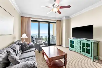 Image de Emerald Grande - Faces Crab Island - Sunset Balcony, W\/D, Ac - 3 Bdrms\/3 Bathrms