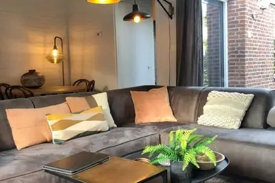 Image de Atmospheric bungalow with fireplace near the sea, beach, dunes and forest