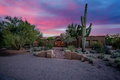 Image de Scottsdale Villa - Spacious Golfing retreat, 4 Private patios, Pool-Game Room
