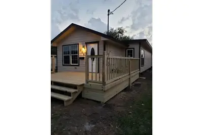 Image de Affordable 4 bedroom private vacation home. Child, pet friendly. Large yard.