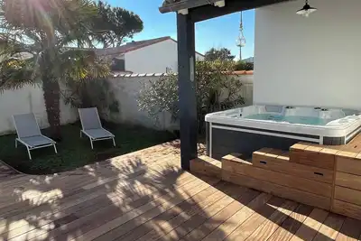 Image de Villa de l'Arroche Marine: pouvant accueillir jusqu'à 6 personnes.