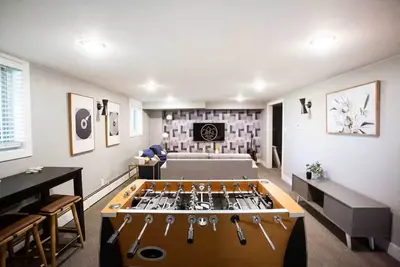 Image de Family Friendly- Quiet- Hot Tub- Foosball