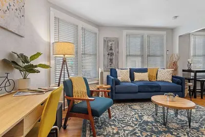 Image de Loft in Downtown Littleton!