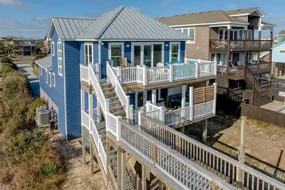 Image de SeaStars & Buoy | Oceanfront | Hot Tub