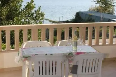 Image de Appartement Studio dans Duće avec vue mer, terrasse, Climatisation, Wifi (5062-2)