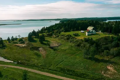 Image de Cobscook Look-Out and Roosevelt Barn