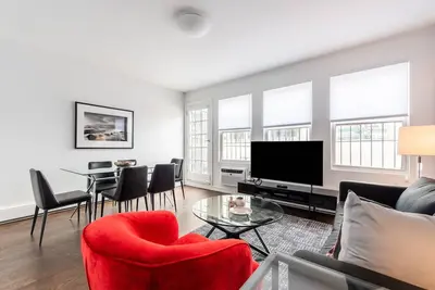 Image de Upper East Side Two Bedroom in Great Location