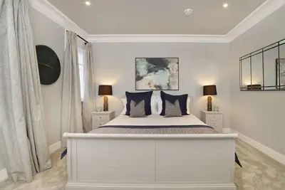 Image de The Presidential Suite, with Parking. - sleeps 4 guests in 2 bedrooms