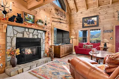 Image de All the comfort of home log cabin, mountain View, Hot Tub, Pool Table, sleeps 10